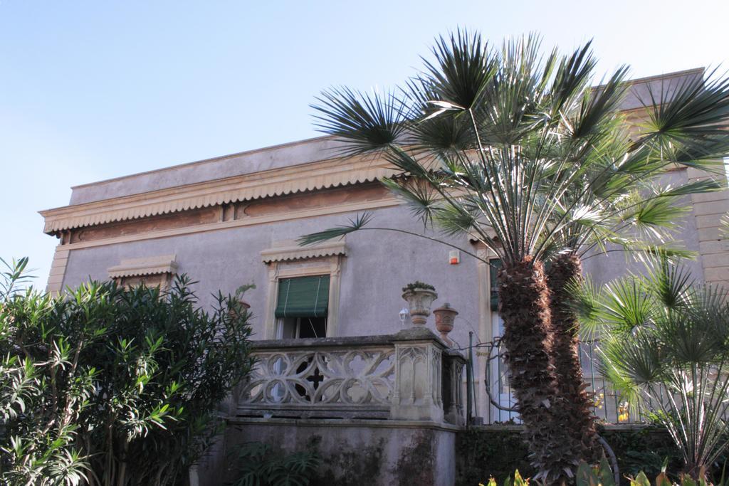 Villa Manasse Aci Castello Exteriör bild